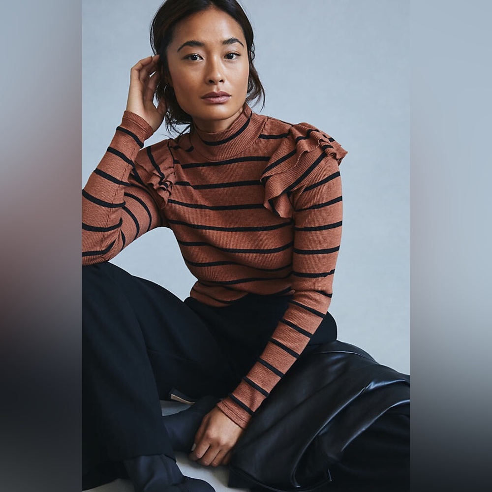 BNWT — Anthropologie T.La Ruffled Turtleneck Top — Size MD